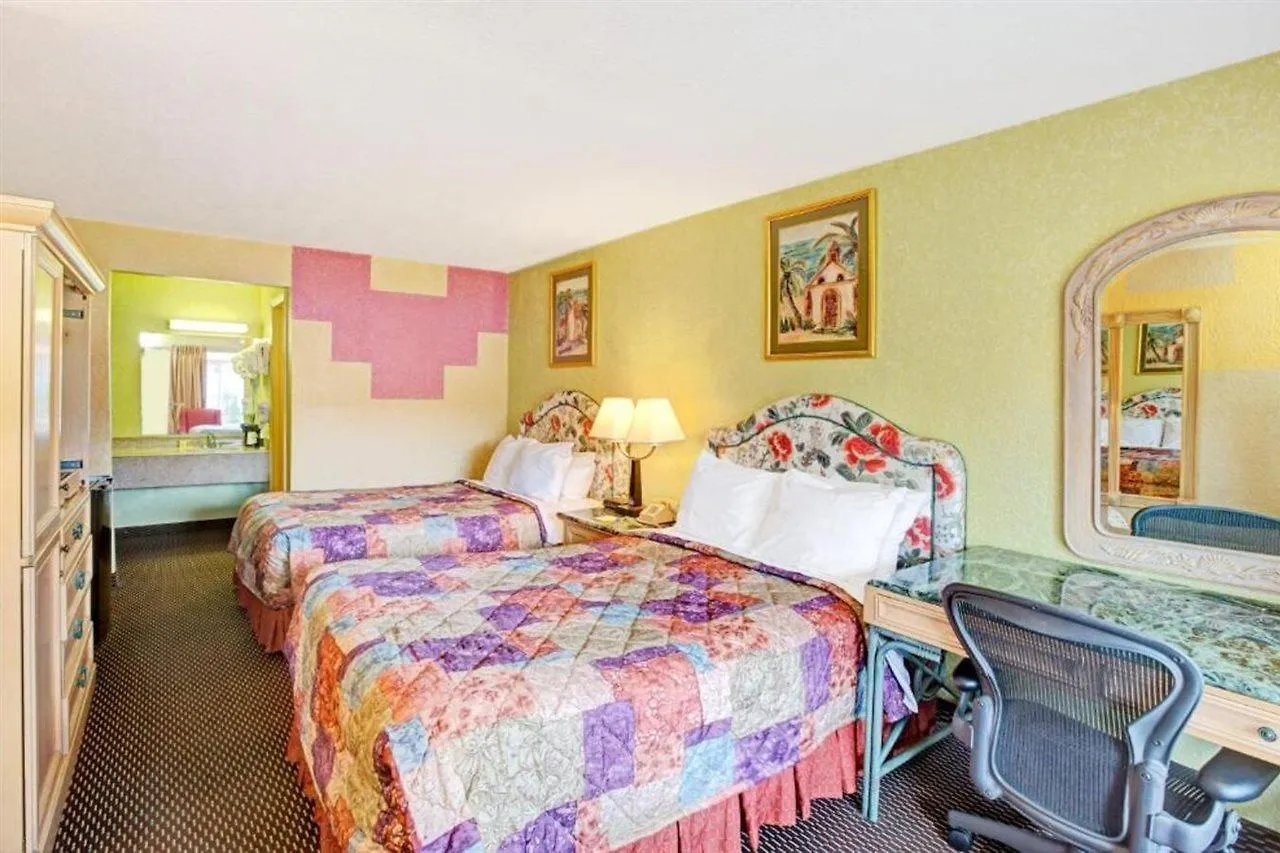 Charlotte Speedway Inn And Suites 2*,  United States