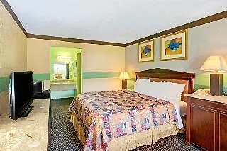 Charlotte Speedway Inn And Suites